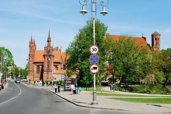 Iglesia de Santa Ana y Bernardinu en la ciudad de Vilna —  Fotos de Stock