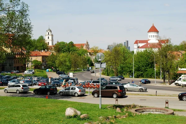Vilnius stad gatuliv i vår tid — Stockfoto