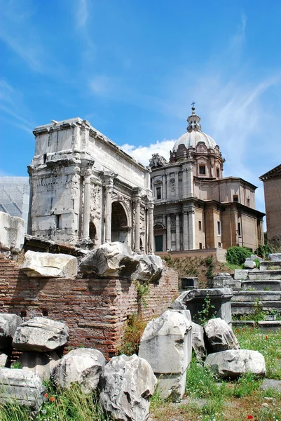 Ruinas de la antigua y hermosa ciudad Roma —  Fotos de Stock