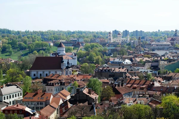 Uitzicht op de stad Vilnius gediminas kasteel. — Stockfoto