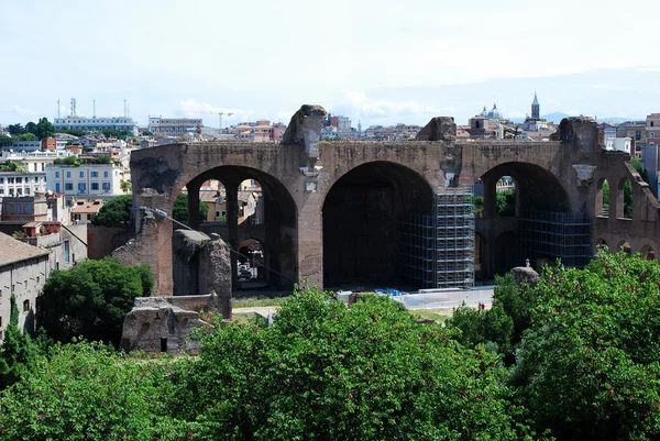 Ruinas de la antigua y hermosa ciudad Roma —  Fotos de Stock