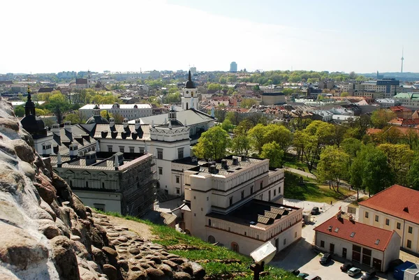 Uitzicht op de stad Vilnius gediminas kasteel. — Stockfoto