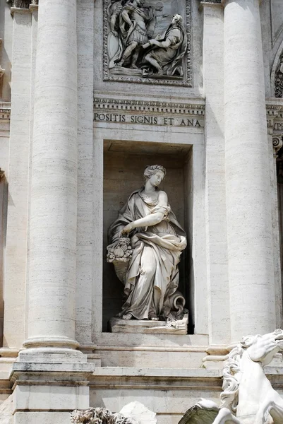 有名なローマの場所 - トレビを泉します。 — ストック写真