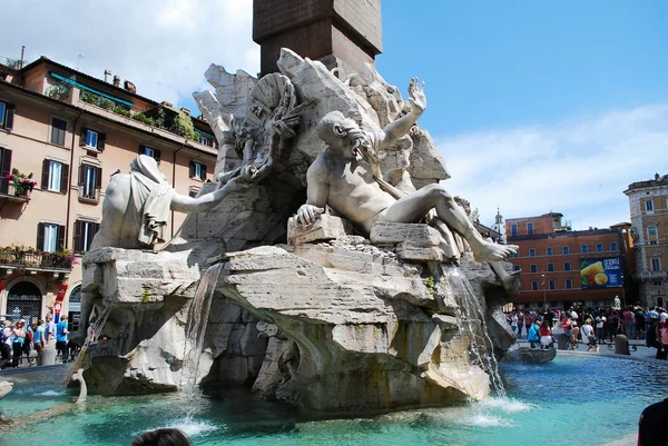 Sculptures in Rome city Navona place on May 29, 2014 — Stock Photo, Image
