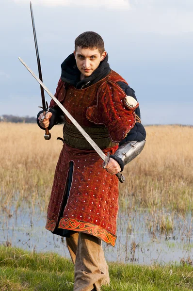 iki kılıç holding Karahan