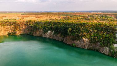 Ukrayna 'da güneş ışınlarında Radon ocağı. Madencilik endüstrisi. Alexandrovka, Ukrayna