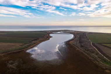 Ukrayna deniz kıyılarının manzaralı panoramik manzarası. Cape Adjigol. 
