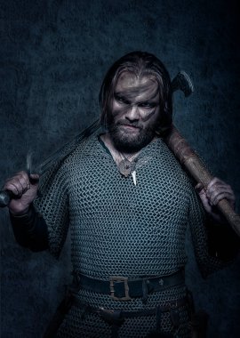 Zırhlı korkunç Viking. Ortaçağ savaşçısı. Kuzeyli