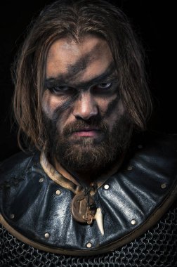 Zırhlı korkunç Viking. Ortaçağ savaşçısı. Kuzeyli