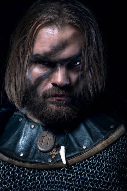 Zırhlı korkunç Viking. Ortaçağ savaşçısı. Kuzeyli
