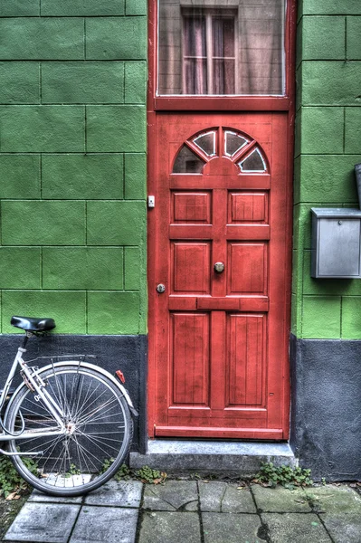 밝은 빨간 문 — 스톡 사진