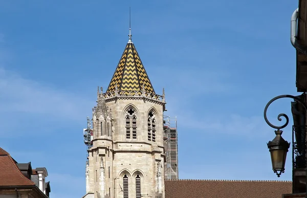 Собор Святого Меченого, башня (Дижон Бургундия) ) — стоковое фото