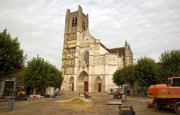 Katedral saint etienne, Auxerre, kasaba Ekim 2012 tarihli yenileme işleri (yonne bourgogne Fransa) — Stok fotoğraf
