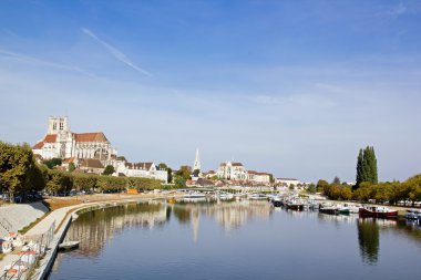 Yonne içinde şehir (düzenleme bankalar çalışır Auxerre (Bourgogne Fransa) bankaların)