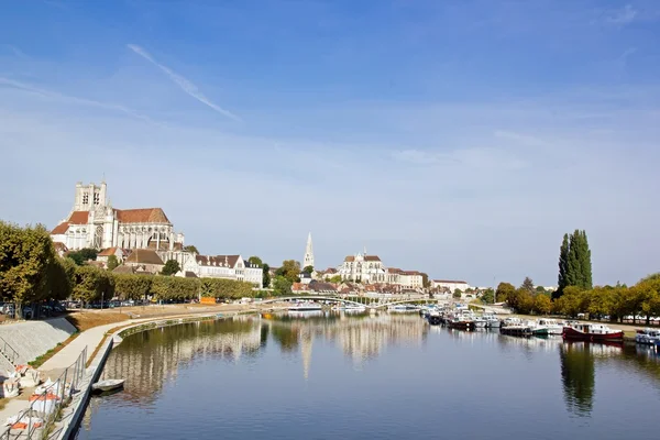 Banks of the Yonne in the town of Auxerre (Bourgogne France) (works arrangement banks) — Stock Photo, Image