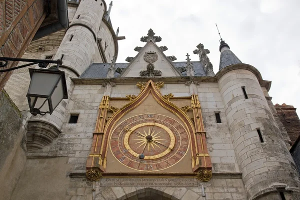 Часы часовой башни (Auxerre Bourgogne France ) — стоковое фото