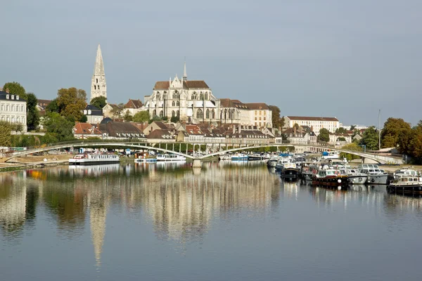 Bank of the river Yonne to Auxerre (Burgundy France) — Stock Photo, Image
