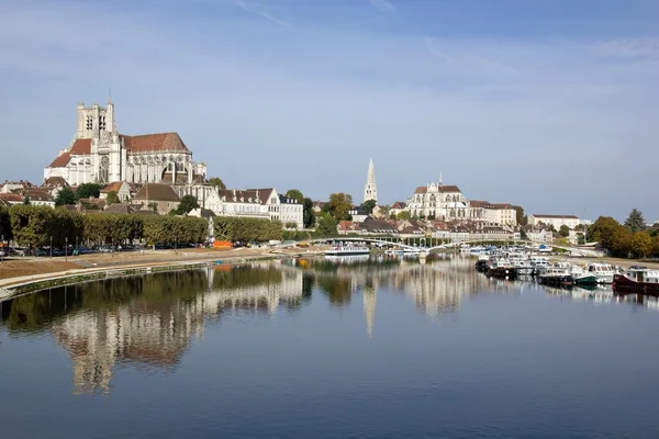 Cathedral of Auxerre seen by a bridge (Burgundy France) — Stock Photo, Image