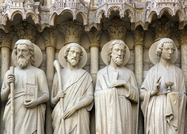 Os apóstolos de Notre-Dame-de-Paris (Paris França ) — Fotografia de Stock