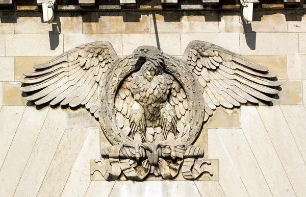 Imperial eagle of the bridge of Iena (Paris France) — 图库照片