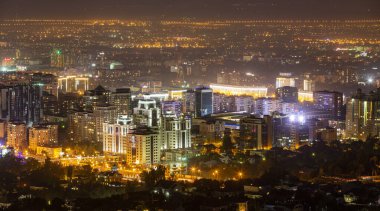 Aktau limanı Hazar Denizi 'nin doğu kıyısında yer almaktadır ve çeşitli kuru kargo, ham petrol ve petrol ürünlerinin uluslararası taşımacılığına yöneliktir. 28.03.2006.