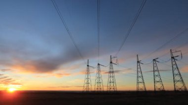GRES-2 santrali Kazakistan 'ın Ekibastuz kentinde bir kömür yakıtlı enerji santralidir. GRES-2, 1000 MW 'lık kurulu kapasiteye sahiptir ve dünyanın en uzun bacası 419.7 metre yüksekliğindedir..