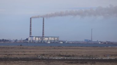 Ekibastuz GRES-1 Kazakistan 'ın Ekibastuz kentinde bulunan 4 bin MW' lık bir termik santraldir. Haziran 2010 itibariyle Ekibastuz GRES-1 Kazakistan 'ın en büyük enerji santraliydi..