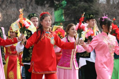 Nauryz, Kazakistan 'da, pek çok ülkede olduğu gibi 21 Mart' ta kutlanan en eski doğu bayramlarından biridir. 03.22.2007