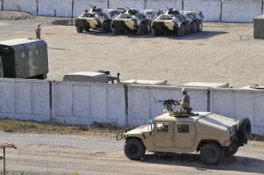 Kazakistan 'ın Almaty bölgesindeki askeri barış güçlerinin öğretileri. 23.09.2008