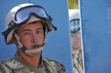 Kazakistan 'ın Almaty bölgesindeki askeri barış güçlerinin öğretileri. 23.09.2008