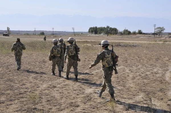 Katonai Békefenntartó Erők Tanításai Kazahsztán Almati Régiójában 2008 — Stock Fotó