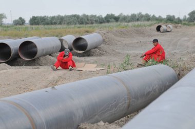 Almaty bölgesinde Kazakistan-Çin doğal gaz boru hattının açılışı. 07.10.2007