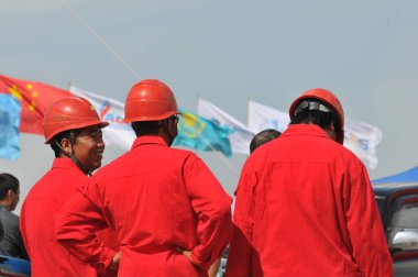 Almaty bölgesinde Kazakistan-Çin doğal gaz boru hattının açılışı. 07.10.2007