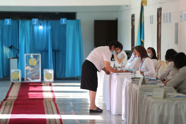 Kazakhstan Pemilihan Tradisional Patung Pariwisata Gaya Perjalanan Gaun Agama Budaya — Stok Foto