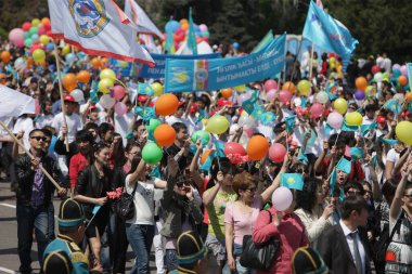 Almatı 'daki Kazakistan' da Uluslararası İşçi Bayramı, pek çok ülkede İşçi Bayramı olarak da bilinir ve genellikle Mayıs Bayramı olarak adlandırılır. Mayıs. Bir. 2011.