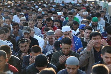 Kurban Bayramı, İslam içinde kutlanan iki resmi bayramın ikincisidir. İbrahim 'in oğlu İsmail' i, Allah 'ın buyruğuna itaat etmek amacıyla kurban etmesi onurdur. 01.09.2017.