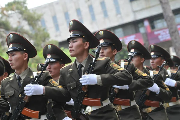 Zafer Günü parkta 28 mi Panfilov Kazakistan 'da Almaty' nin merkezinde. 08.05.2008.