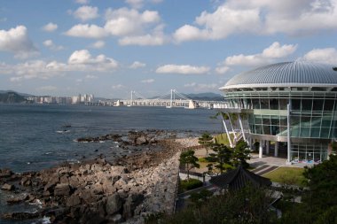 Busan, Güney Kore 'nin büyük bir liman kenti, plajları, dağları ve tapınaklarıyla tanınır. 05.10.2007.