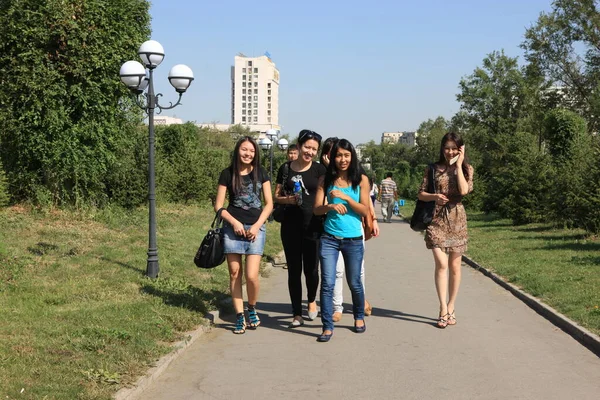 Kazakistan Ulusal Almaty Üniversitesi öğrencileri 09.09.2011.