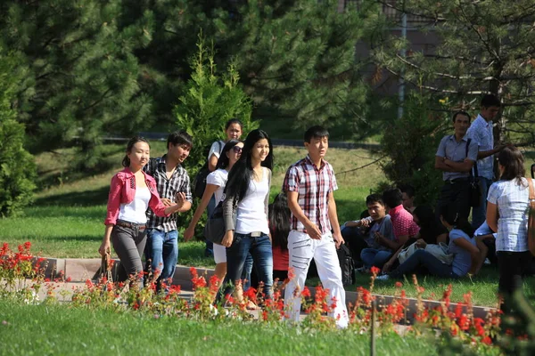 Kazakistan Ulusal Almaty Üniversitesi öğrencileri 09.09.2011.