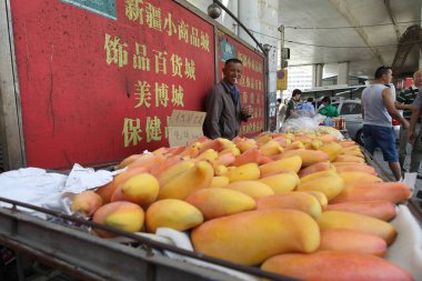 Urumki, eski adıyla Dihua, Çin Halk Cumhuriyeti 'nin kuzeybatısında bulunan Xinjiang Uygur Özerk Bölgesi' nin başkentidir. 07.31.2013