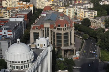 Urumki, eski adıyla Dihua, Çin Halk Cumhuriyeti 'nin kuzeybatısında bulunan Xinjiang Uygur Özerk Bölgesi' nin başkentidir. 07.31.2013