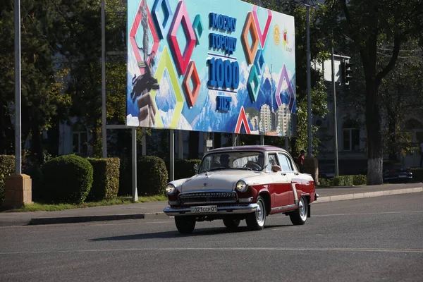 Festival Vintage Cars Central Square Almaty Kazakhstan 2016 — Stockfoto