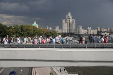 Moscow, located on the banks of the Moskva River in western Russia. At its historical center is the Kremlin, the complex that houses the president. Behind its walls is Red Square, the symbolic center of Russia. 07.22.2019