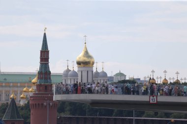 Moscow, located on the banks of the Moskva River in western Russia. At its historical center is the Kremlin, the complex that houses the president. Behind its walls is Red Square, the symbolic center of Russia. 07.22.2019