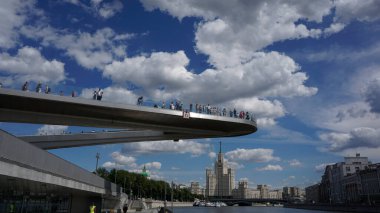 Moscow, located on the banks of the Moskva River in western Russia. At its historical center is the Kremlin, the complex that houses the president. Behind its walls is Red Square, the symbolic center of Russia. 06.29.2019