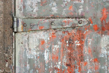 paslı metal kapı