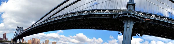 Panoramiczny widok manhattan Bridge — Zdjęcie stockowe