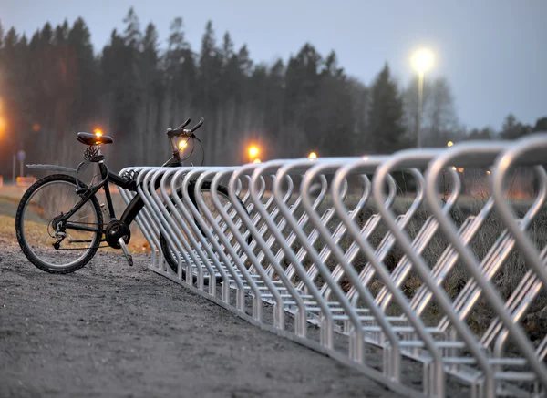 Geparkeerde fiets — Stockfoto