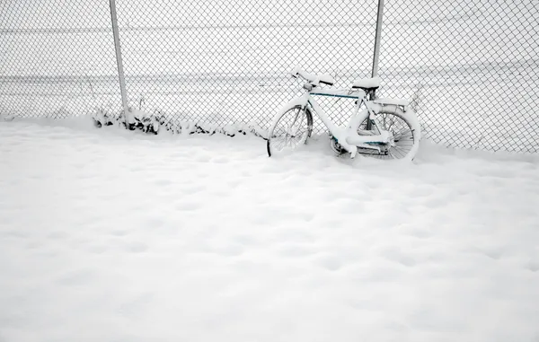 Cykel i vinter — Stockfoto